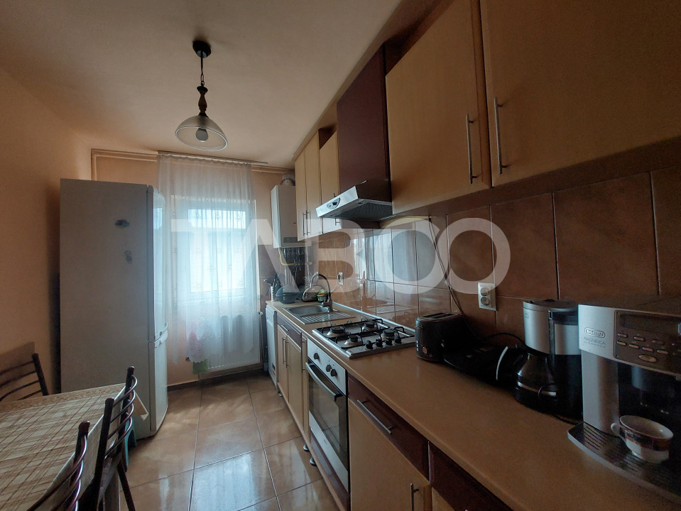 Apartament de inchiriat 3 camere 72 mp balcon Mihai Viteazul Sibiu