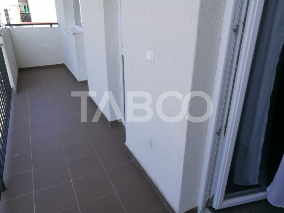 Apartament de închiriat 3 camere balcon parcare Magnolia Sibiu