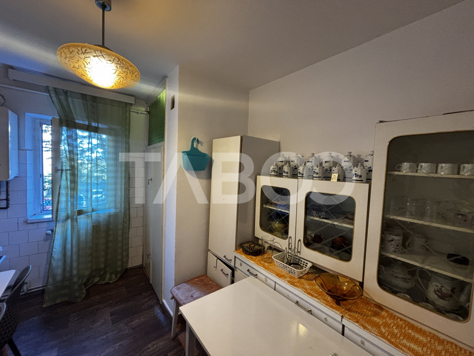 Apartament de inchiriat 3 camere complet mobilat utilat Strand