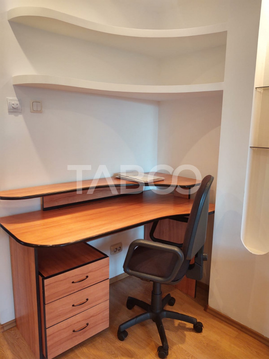 Apartament de inchiriat 3 camere complet mobilat utilat zona Strand