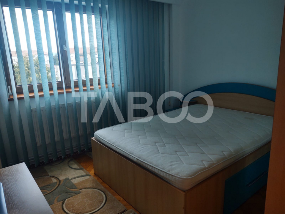 Apartament de inchiriat 3 camere complet mobilat utilat zona Strand