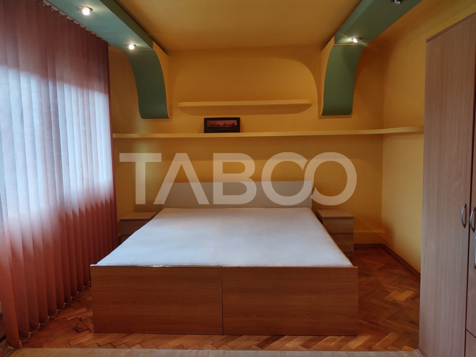 Apartament de inchiriat 3 camere complet mobilat utilat zona Strand