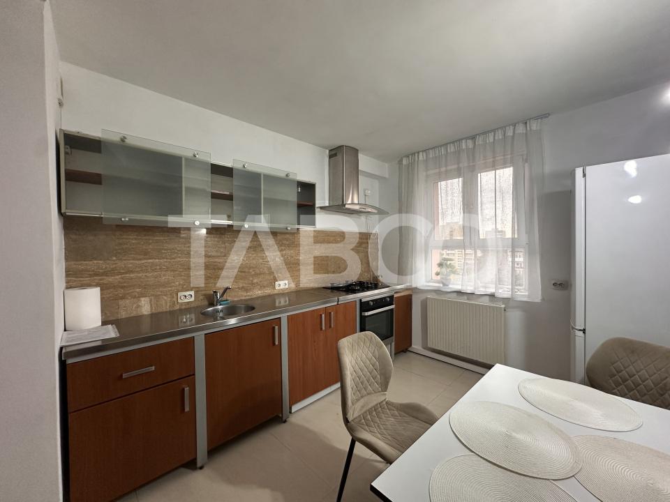Apartament de inchiriat 3 camere decomandat utilat Mihai Viteazul
