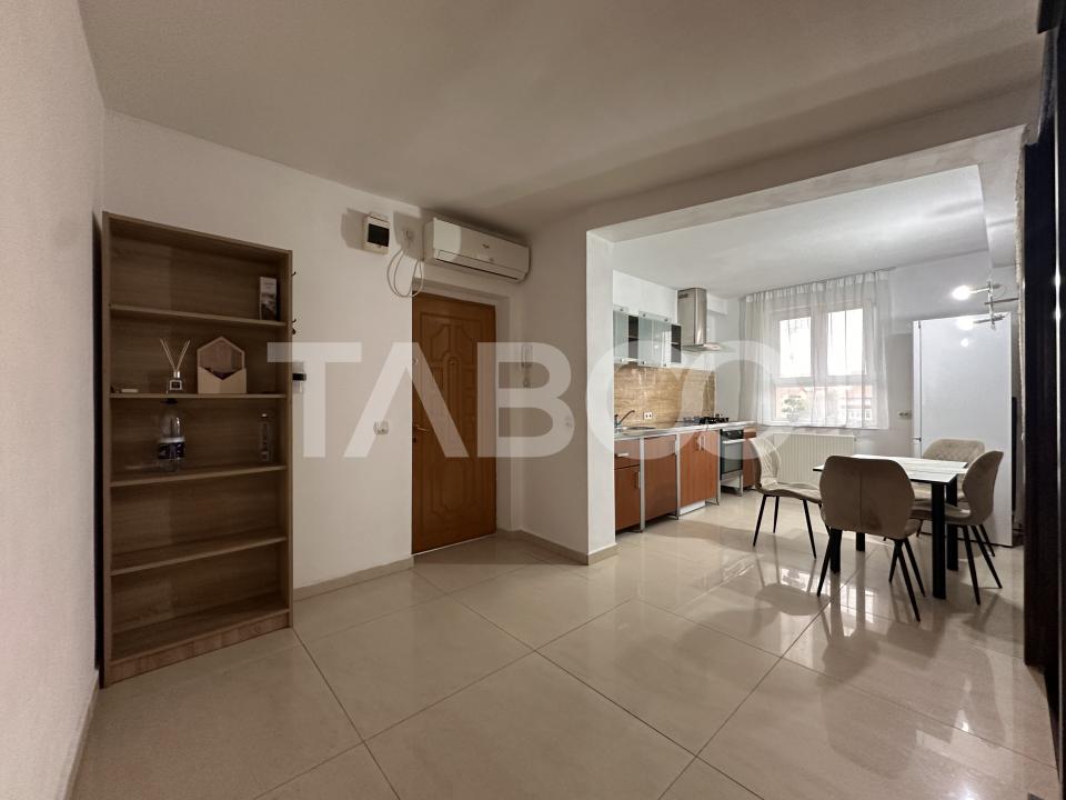 Apartament de inchiriat 3 camere decomandat utilat Mihai Viteazul
