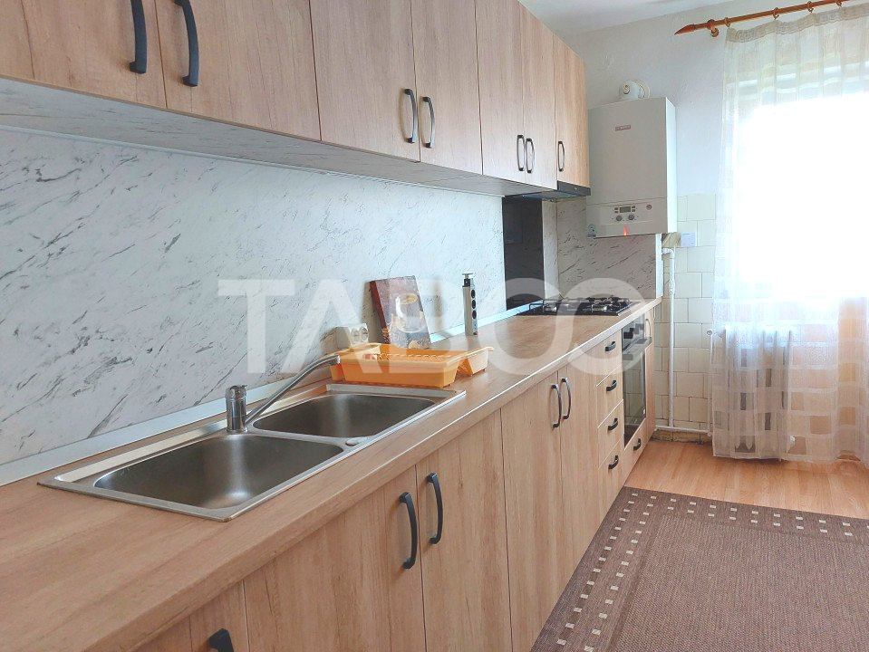 Apartament de inchiriat 3 camere decomandate parter zona Strand Sibiu