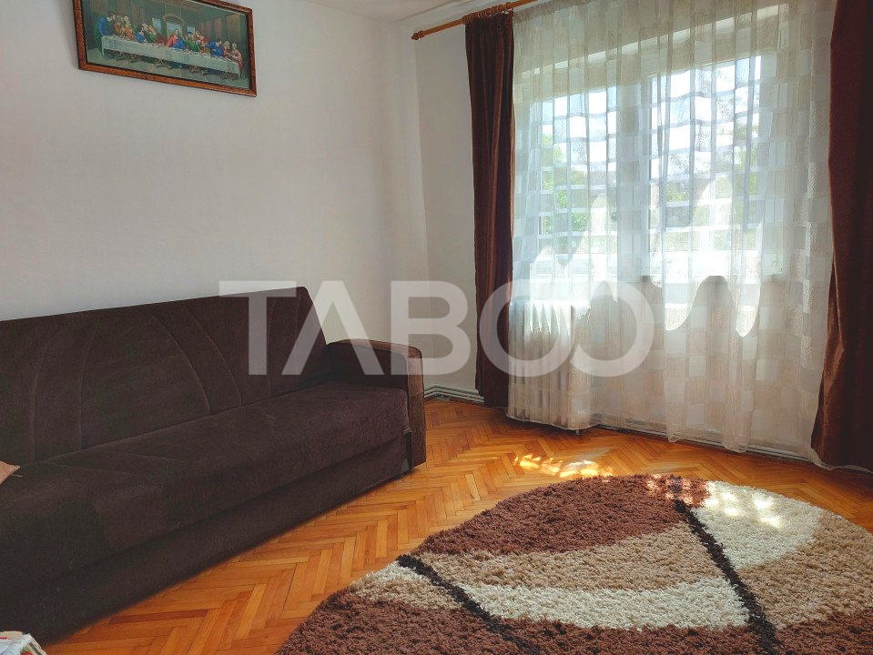 Apartament de inchiriat 3 camere decomandate parter zona Strand Sibiu