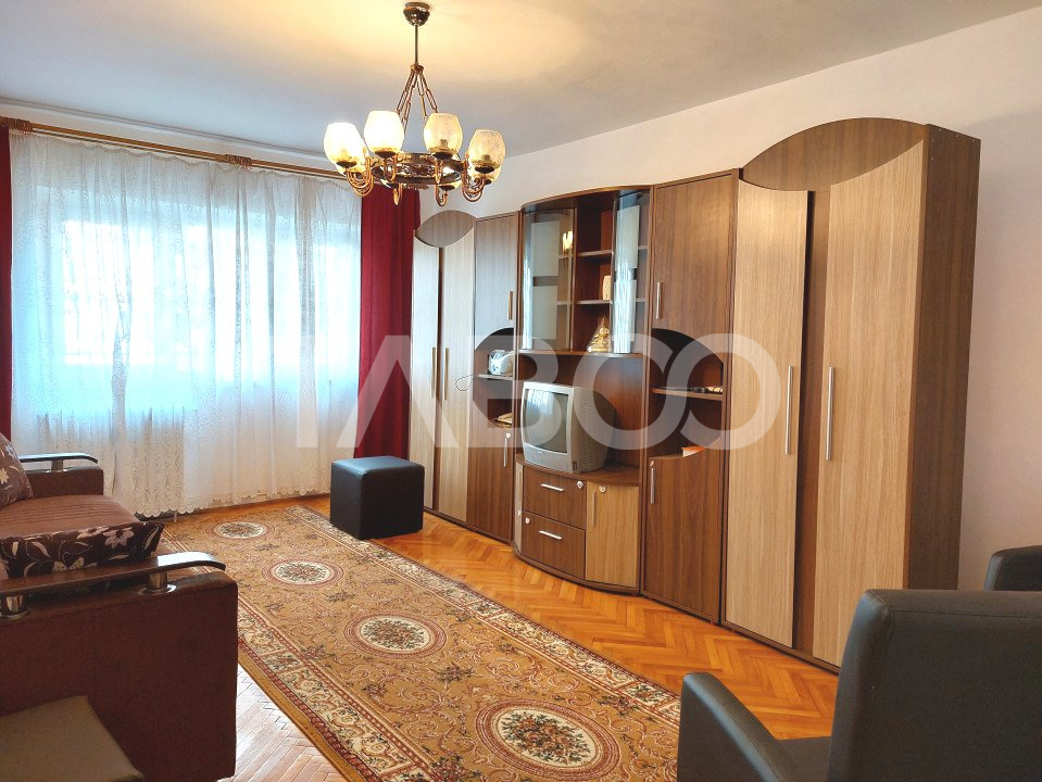 Apartament de inchiriat 3 camere decomandate parter zona Strand Sibiu