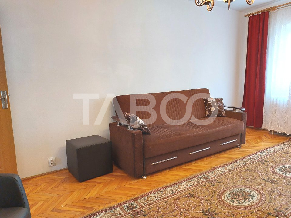 Apartament de inchiriat 3 camere decomandate parter zona Strand Sibiu