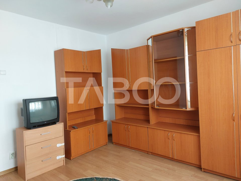 Apartament de inchiriat 3 camere decomandate parter zona Strand Sibiu