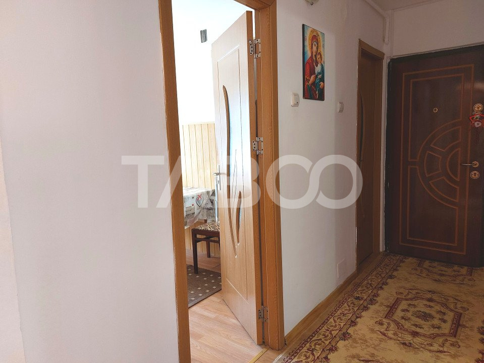 Apartament de inchiriat 3 camere decomandate parter zona Strand Sibiu