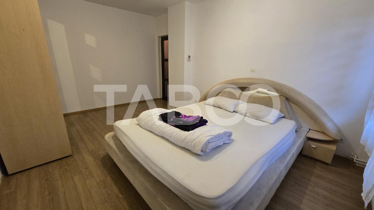 Apartament de inchiriat 3 camere mobilat utilat bloc cu lift Turnisor