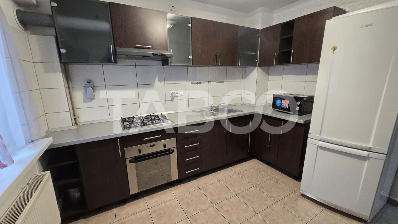 Apartament de inchiriat 3 camere mobilat utilat bloc cu lift Turnisor