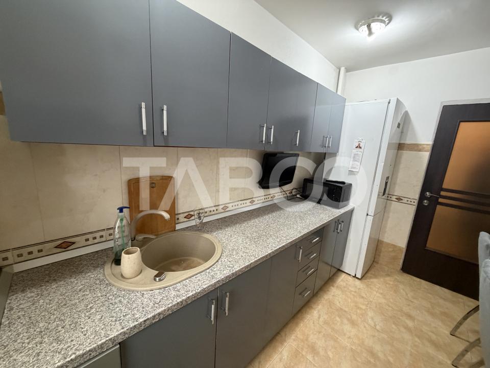 Apartament de inchiriat 4 camere 2 bai 2 balcoane mobilat si utilat