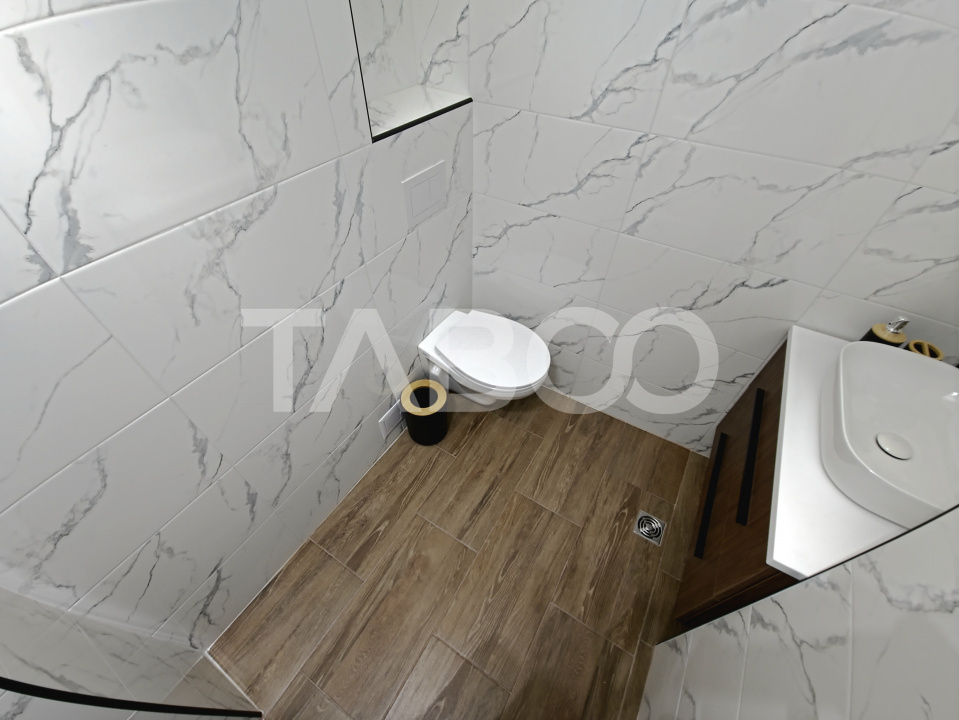 Apartament de inchiriat 4 camere bucatarie separata zona Tribunei