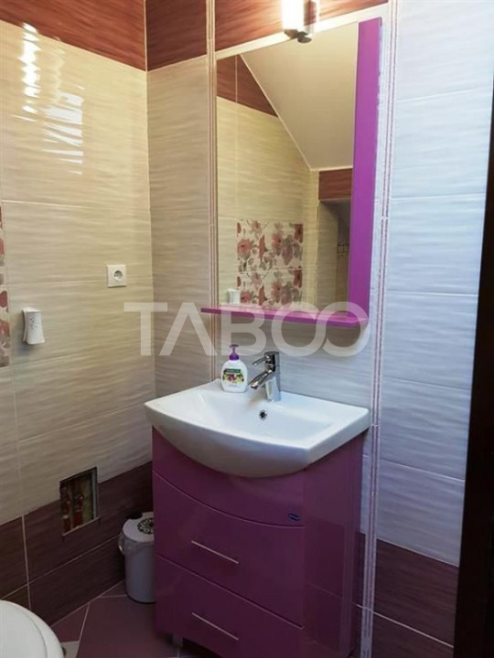 Apartament de inchiriat  56 mpu 2 camere mansarda in vila Selimbar