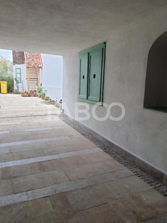 Apartament de inchiriat 80 mp 3 camere la casa zona centrala Cisnadie