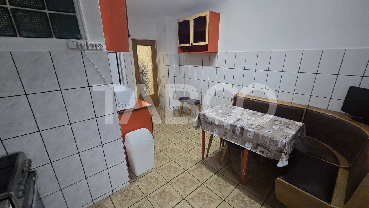 Apartament de inchiriat Central 3 camere 2 bai balcon mobilat utilat