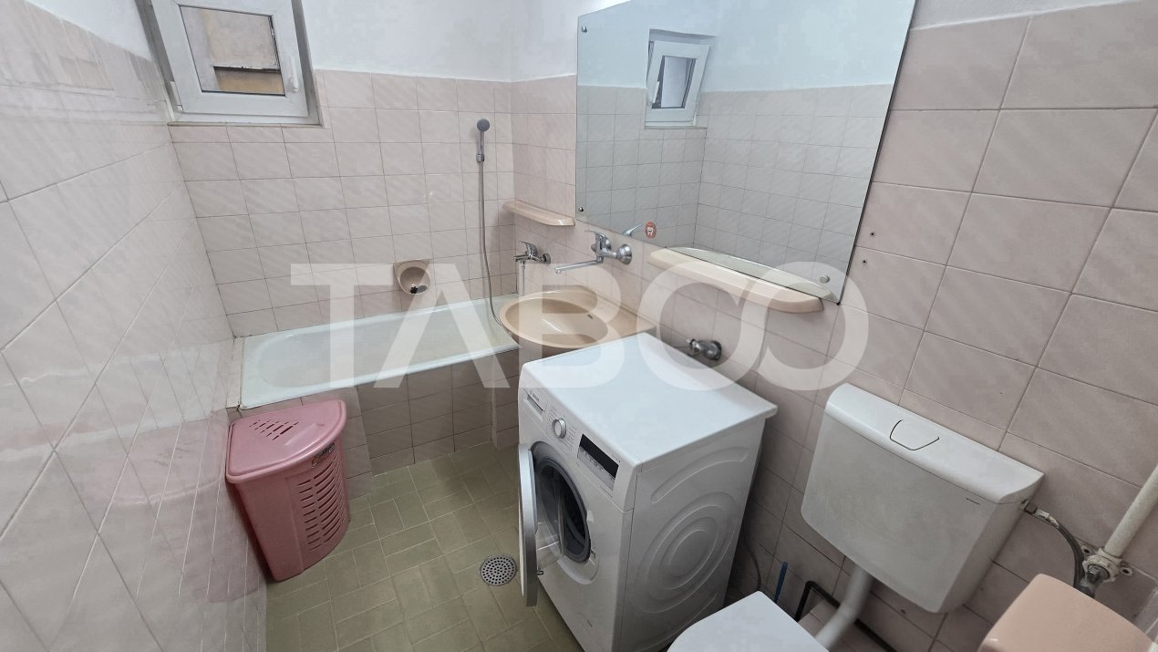 Apartament de inchiriat Central 3 camere 2 bai balcon mobilat utilat