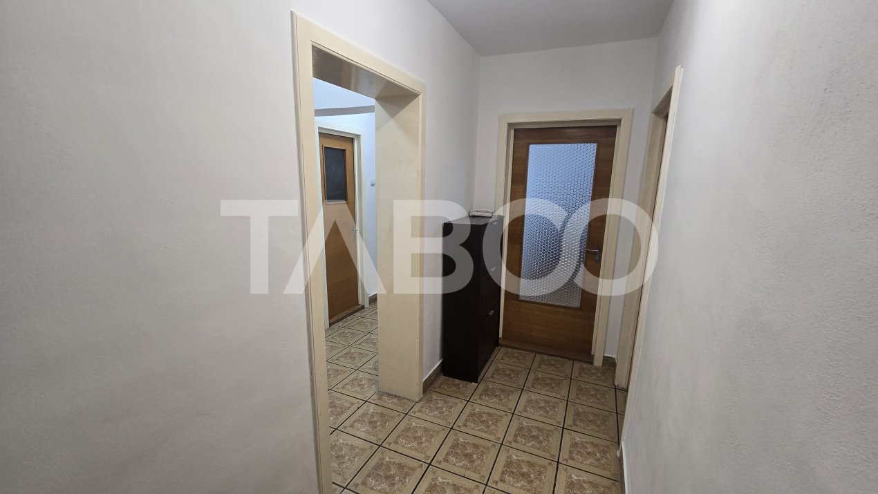 Apartament de inchiriat Central 3 camere 2 bai balcon mobilat utilat