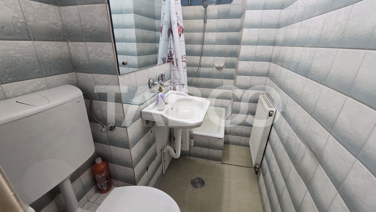 Apartament de inchiriat Central 3 camere 2 bai balcon mobilat utilat