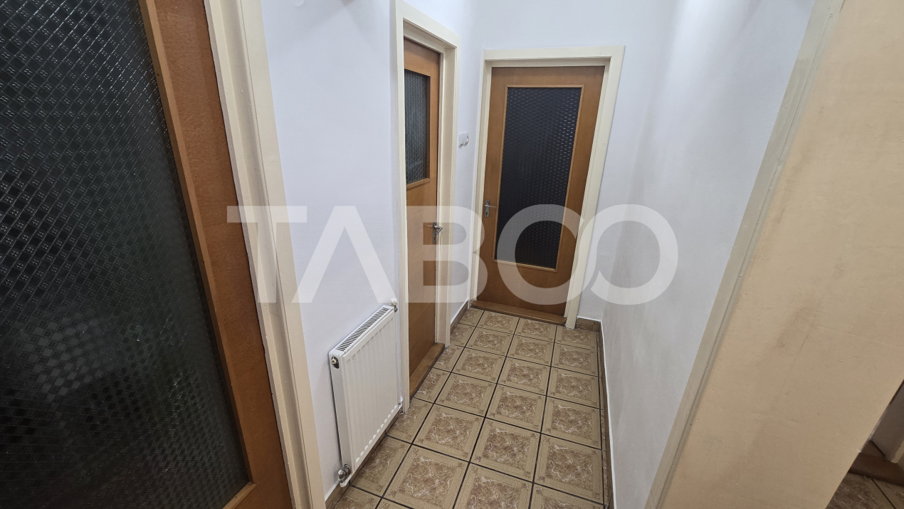 Apartament de inchiriat Central 3 camere balcon 2 bai mobilat utilat