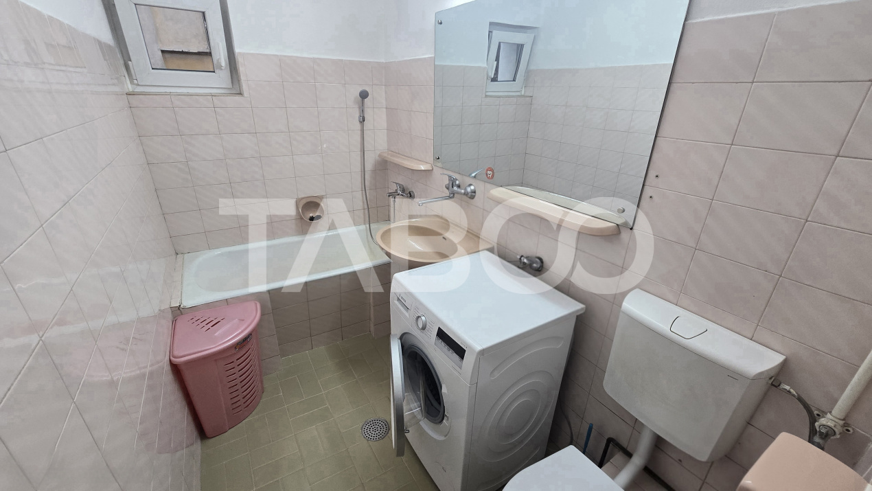 Apartament de inchiriat Central 3 camere balcon 2 bai mobilat utilat