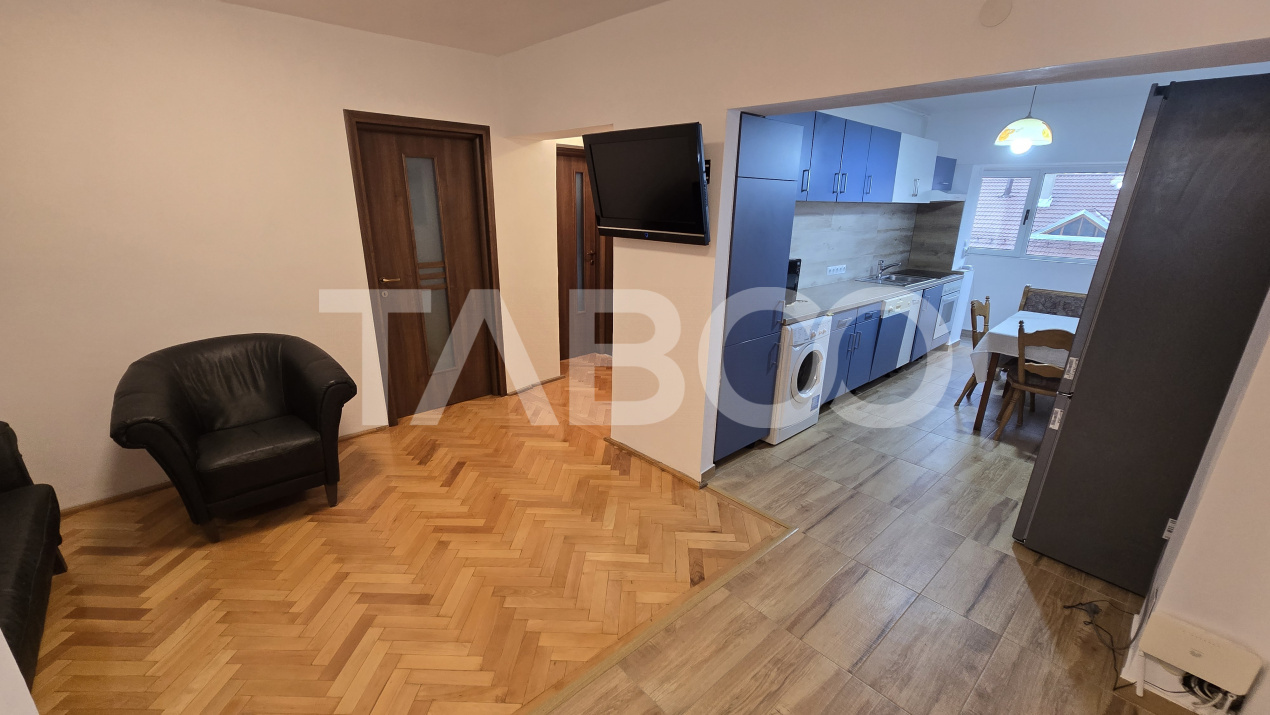 Apartament de inchiriat Central 3 camere balcon etaj intermediar