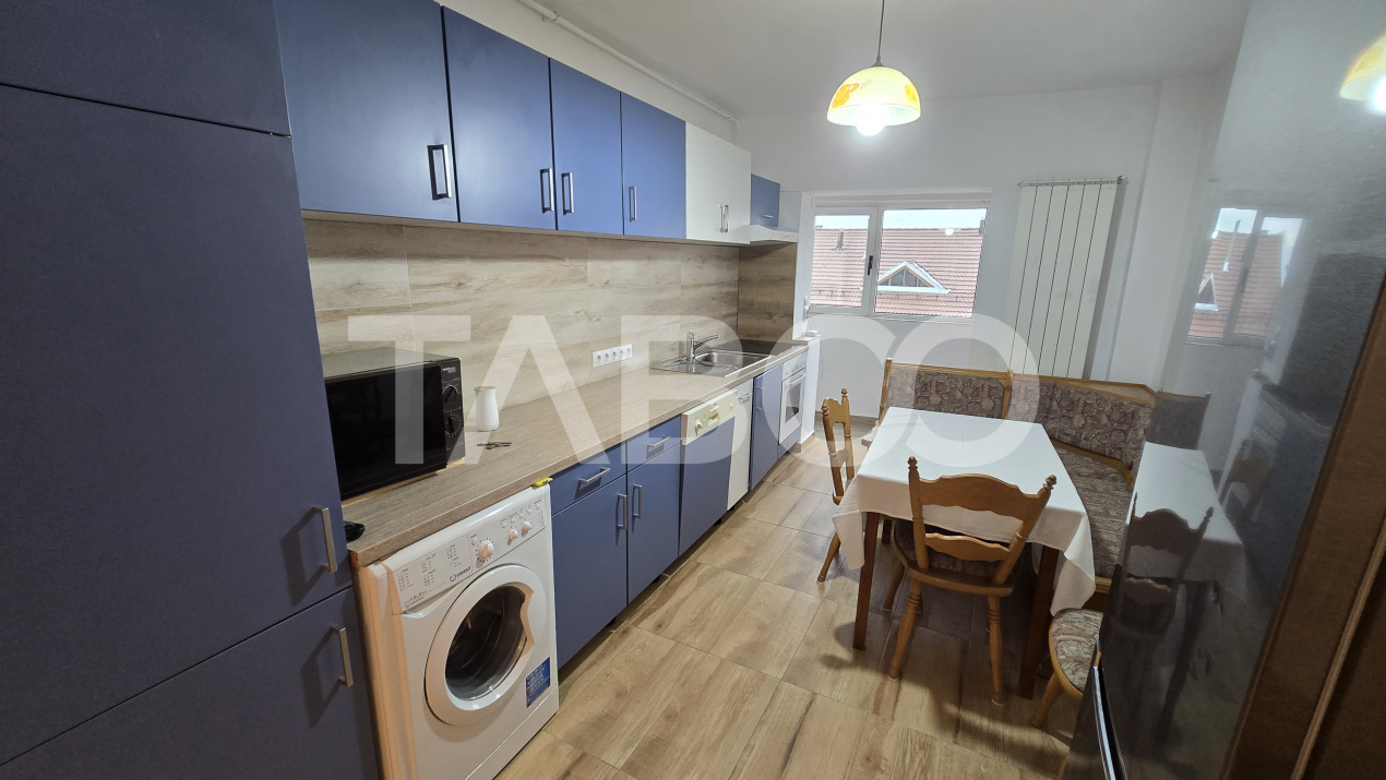 Apartament de inchiriat Central 3 camere balcon etaj intermediar