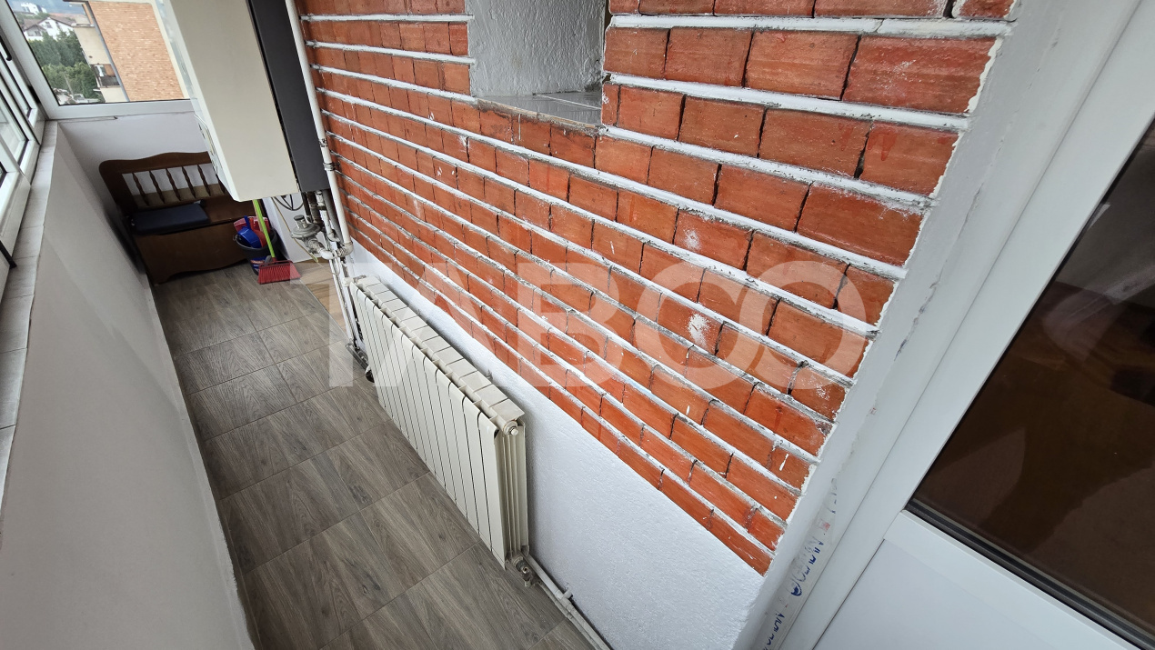 Apartament de inchiriat Central 3 camere balcon etaj intermediar