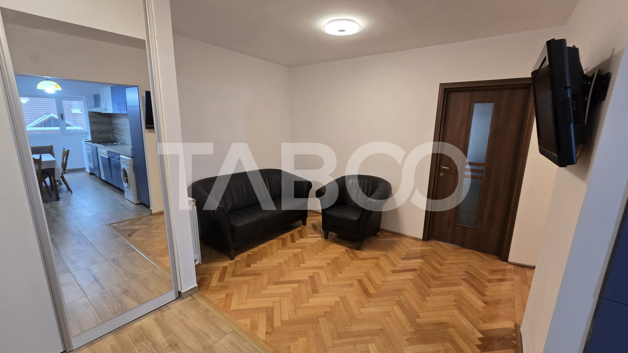 Apartament de inchiriat Central 3 camere balcon etaj intermediar