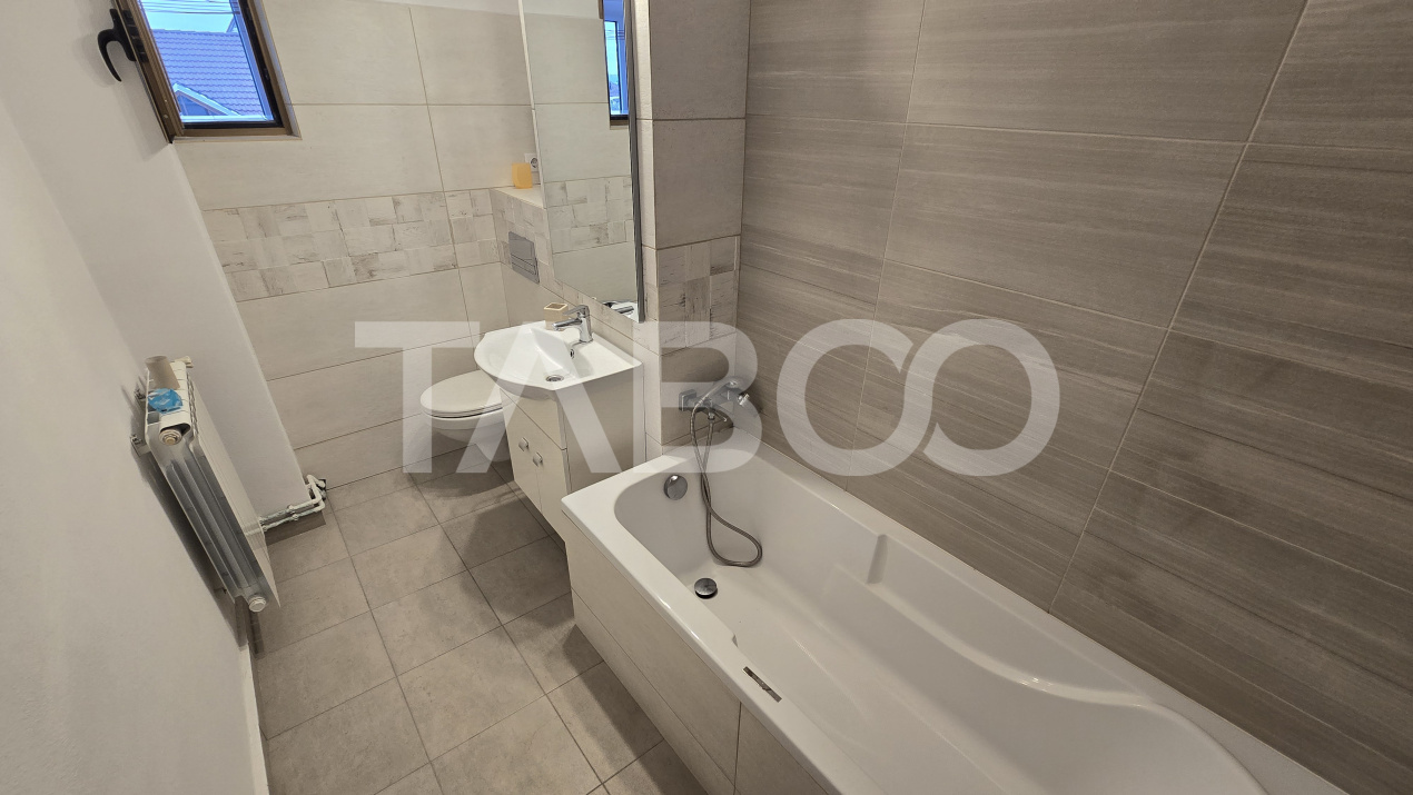 Apartament de inchiriat Central 3 camere balcon etaj intermediar