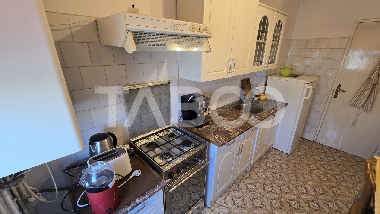 Apartament de inchiriat Central 3 camere balcon mobilat utilat