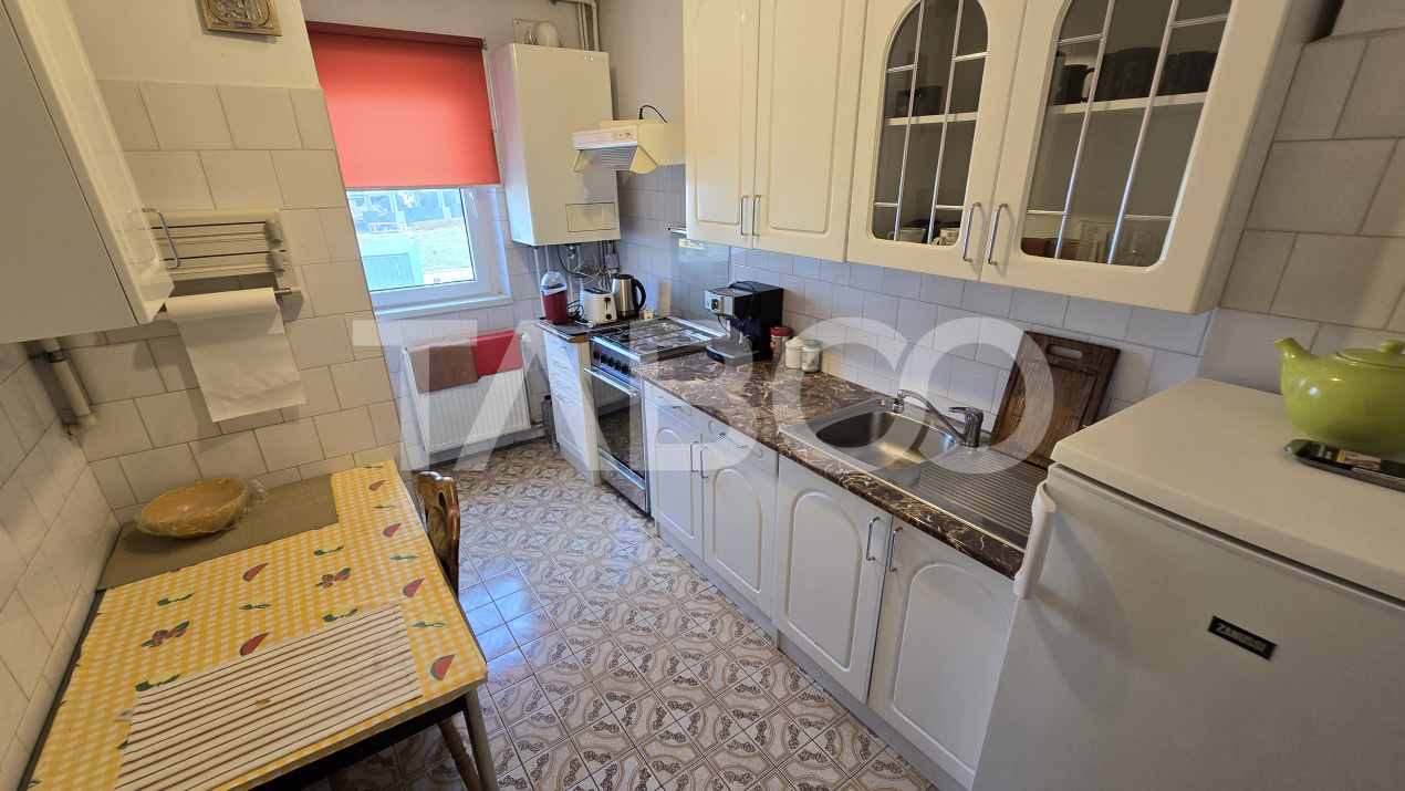 Apartament de inchiriat Central 3 camere balcon mobilat utilat