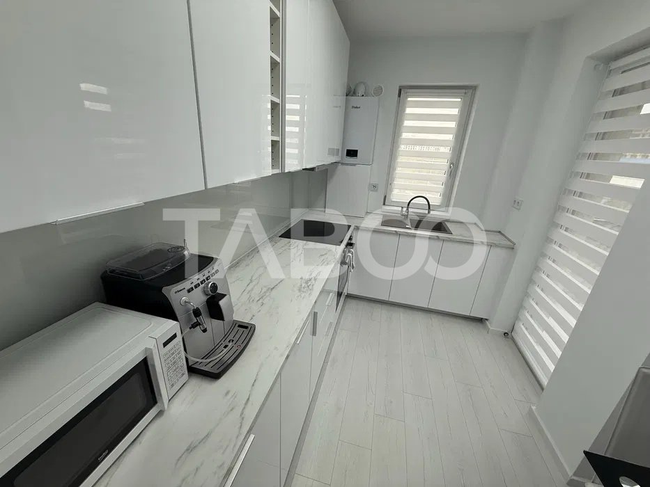 Apartament de inchiriat cu 2 camere balcon parcare Shopping City Mall