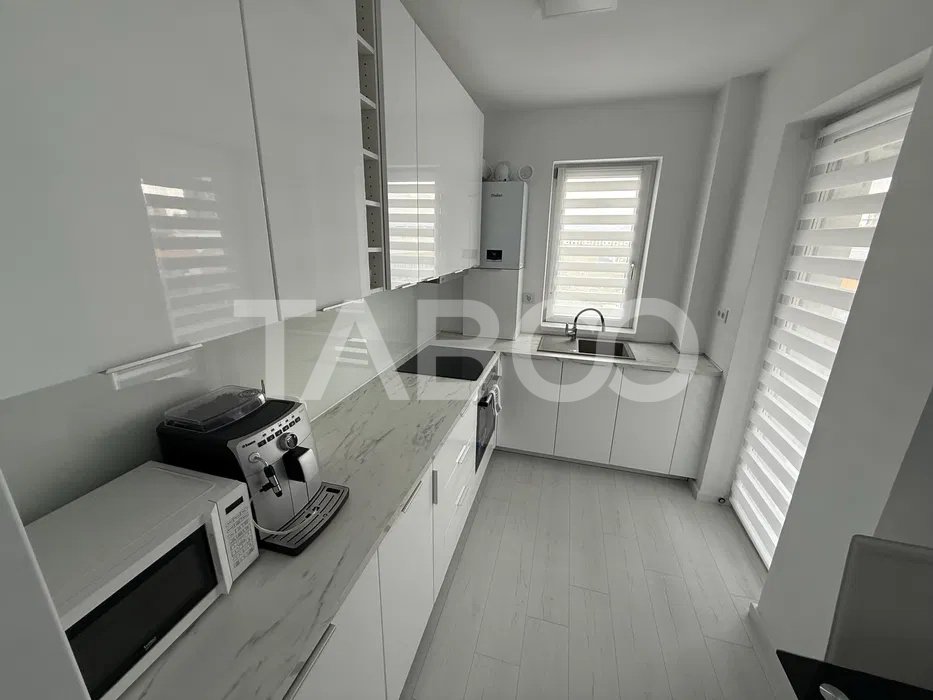 Apartament de inchiriat cu 2 camere balcon parcare Shopping City Mall