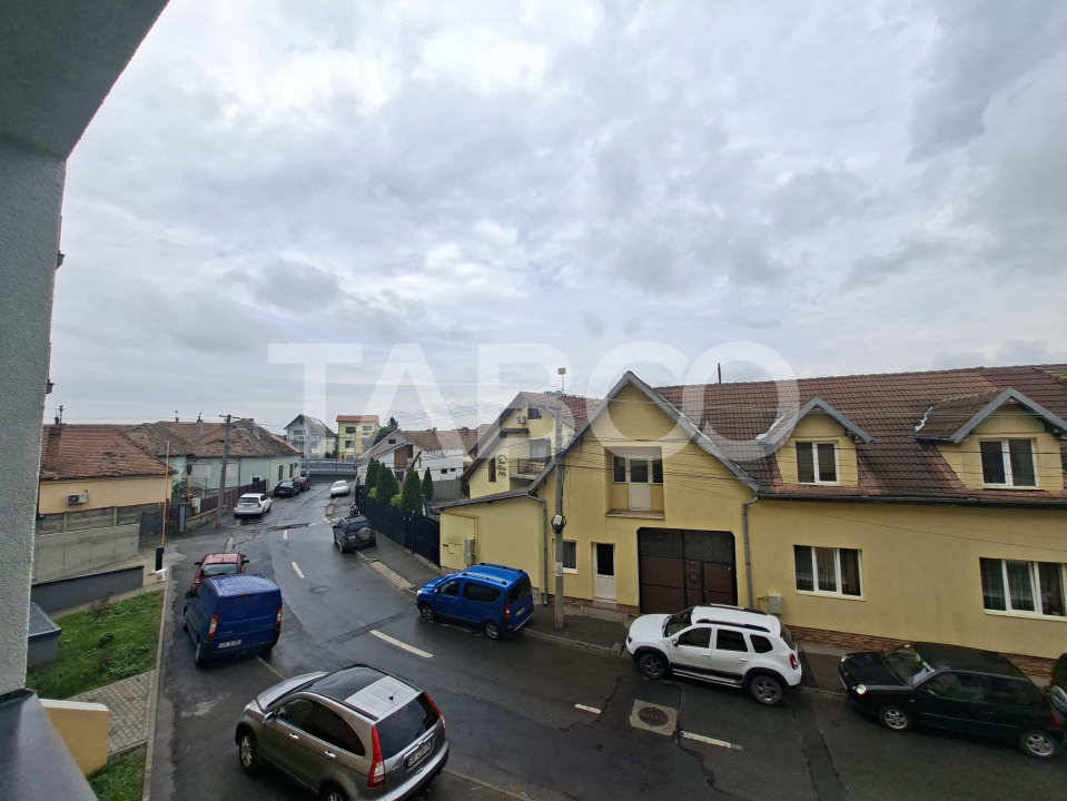 Apartament de inchiriat cu 3 camere 2 bai langa Spitalul Judetean