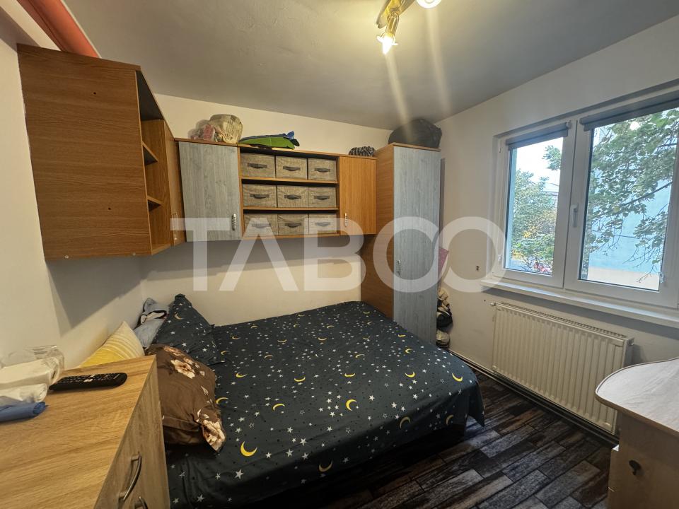 Apartament de inchiriat cu 3 camere balcon etaj 2 Mihai Viteazul Sibiu