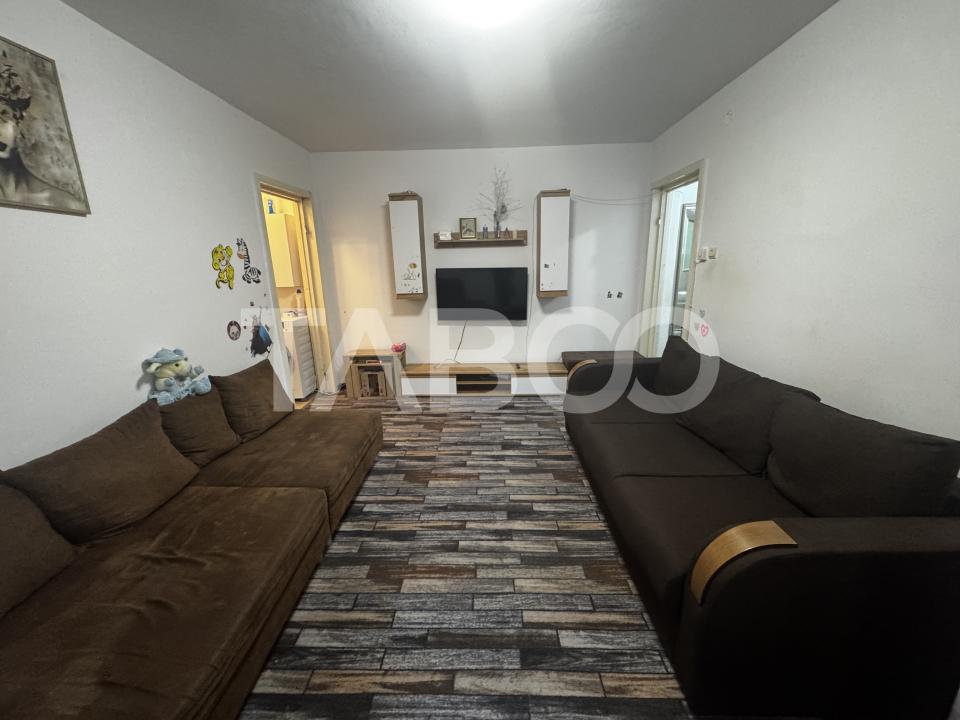 Apartament de inchiriat cu 3 camere balcon etaj 2 Mihai Viteazul Sibiu