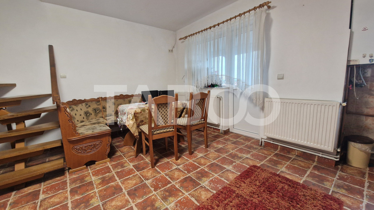 Apartament de inchiriat cu 3 camere balcon la mansarda Vasile Aaron