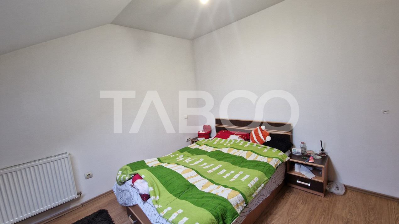 Apartament de inchiriat cu 3 camere balcon la mansarda Vasile Aaron