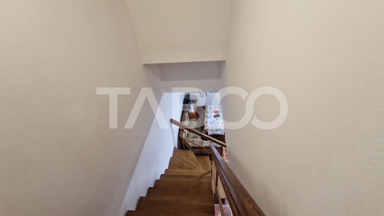 Apartament de inchiriat cu 3 camere balcon la mansarda Vasile Aaron