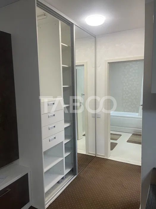Apartament de inchiriat cu 3 camere balcon parcare Shopping City Mall