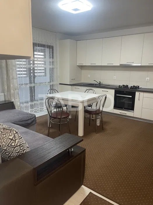 Apartament de inchiriat cu 3 camere balcon parcare Shopping City Mall