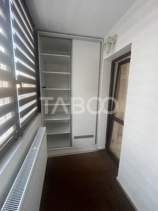 Apartament de inchiriat cu 3 camere balcon parcare Shopping City Mall