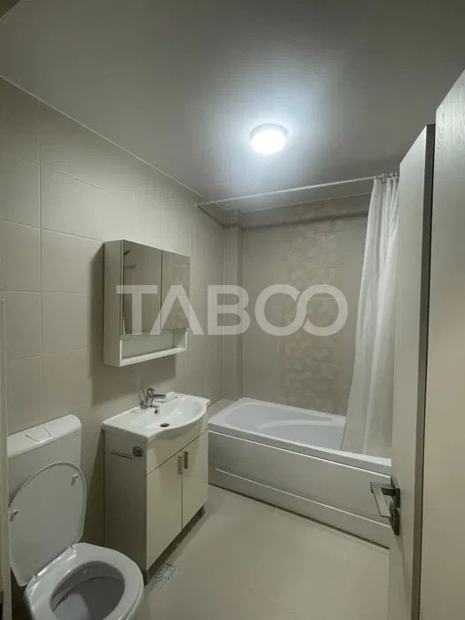 Apartament de inchiriat cu 3 camere balcon parcare Shopping City Mall