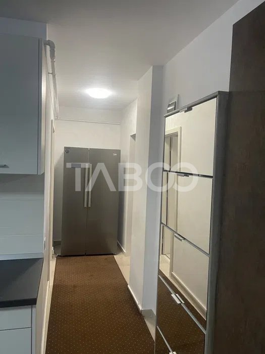 Apartament de inchiriat cu 3 camere balcon parcare Shopping City Mall