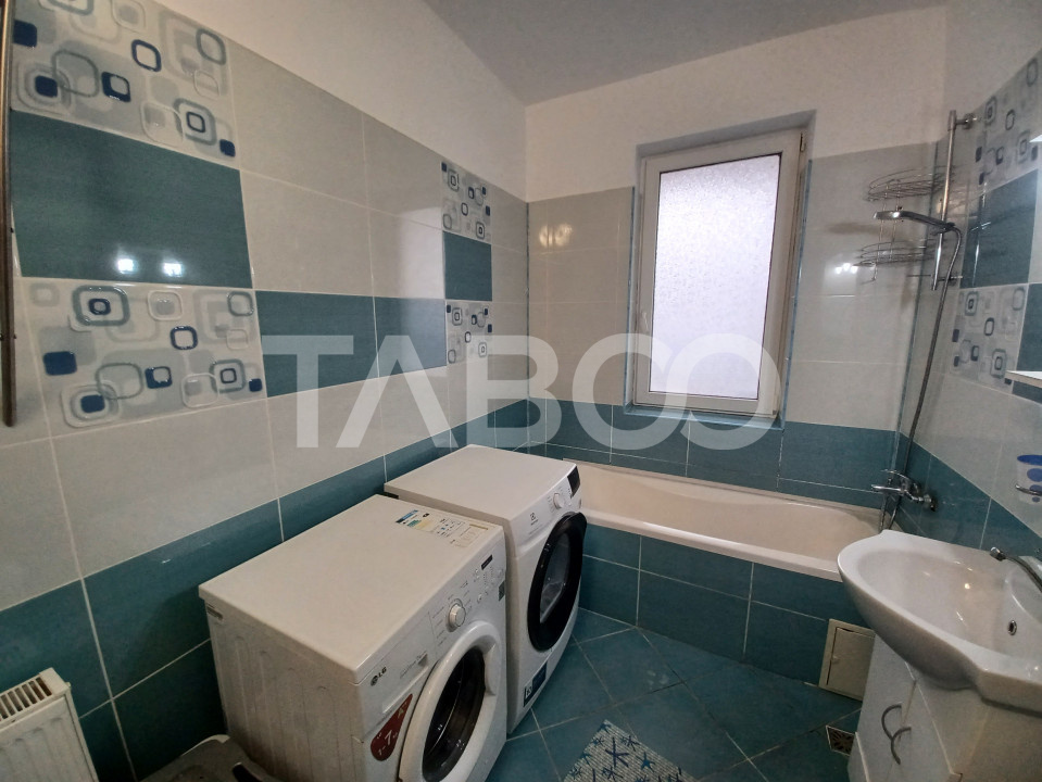 Apartament de inchiriat cu 3 camere la etajul 1 in bloc cu lift Strand