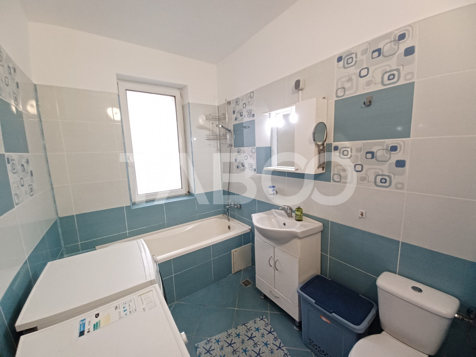 Apartament de inchiriat cu 3 camere la etajul 1 in bloc cu lift Strand