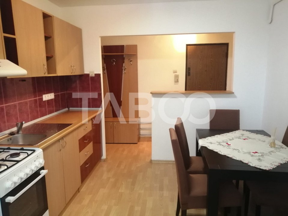 Apartament de inchiriat cu 3 camere mobilat 63mpu Vasile Aaron 