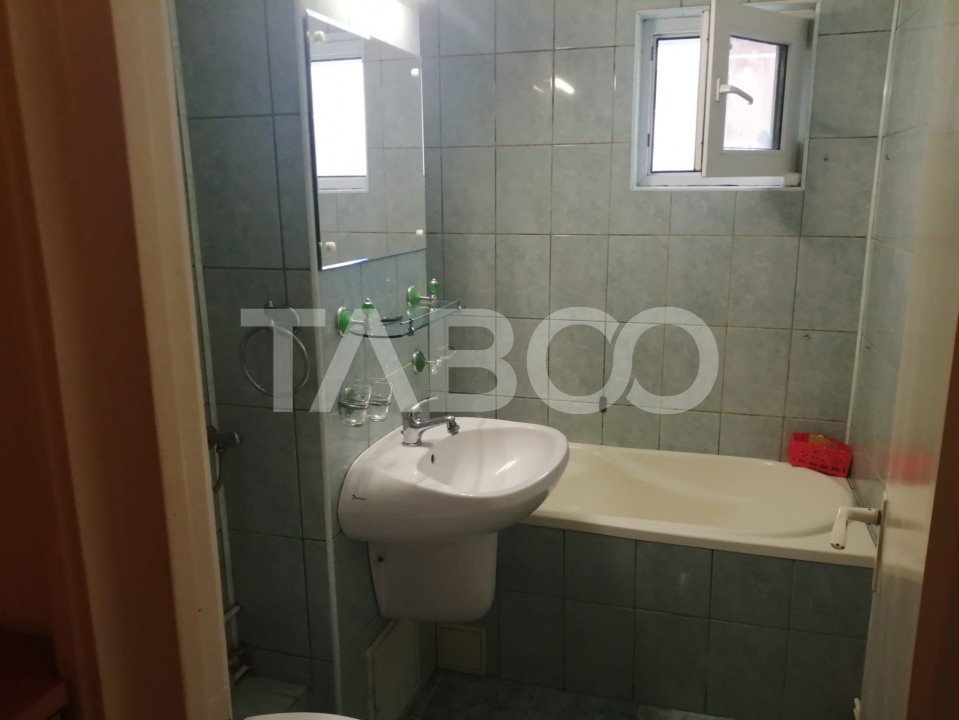 Apartament de inchiriat cu 3 camere mobilat 63mpu Vasile Aaron 